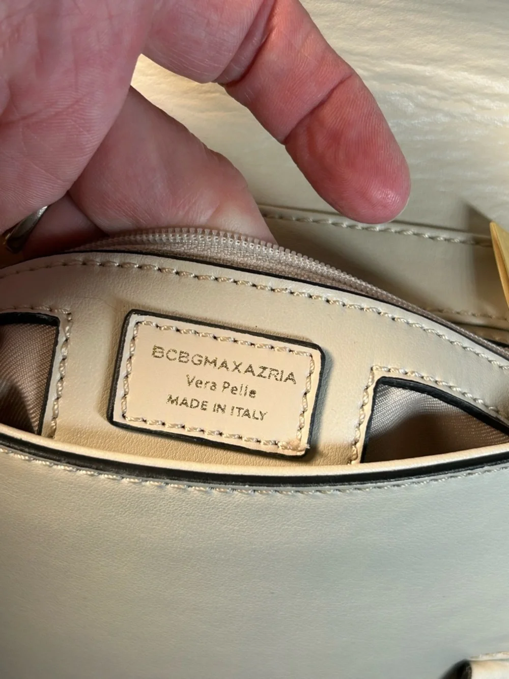 BCBG Maxazaria Vera Pelle Cream Crossbody Saddlebag Made in Italy